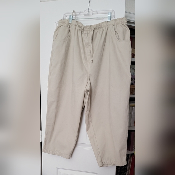 Denim&Co Pants - Denim and Co Beige Cropped Khaki Pants.  100% Cotton